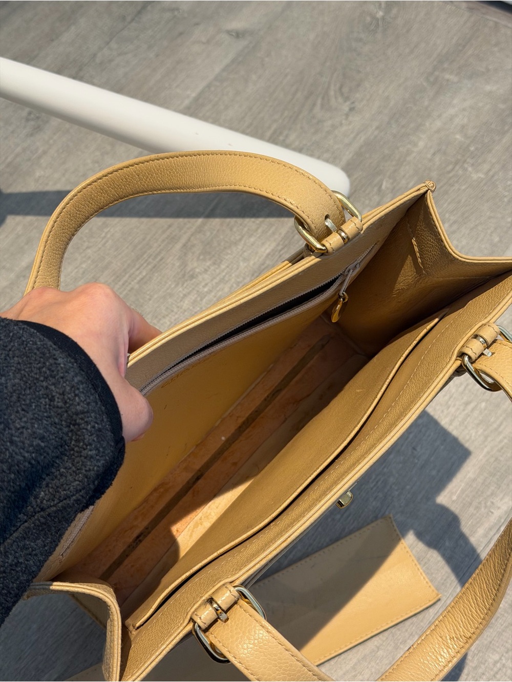 Chanel Tote Bag (beige) - Picture 11 of 17